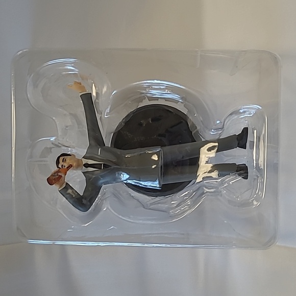 Classic Archer Exclusive Figure - Picture 2 of 6